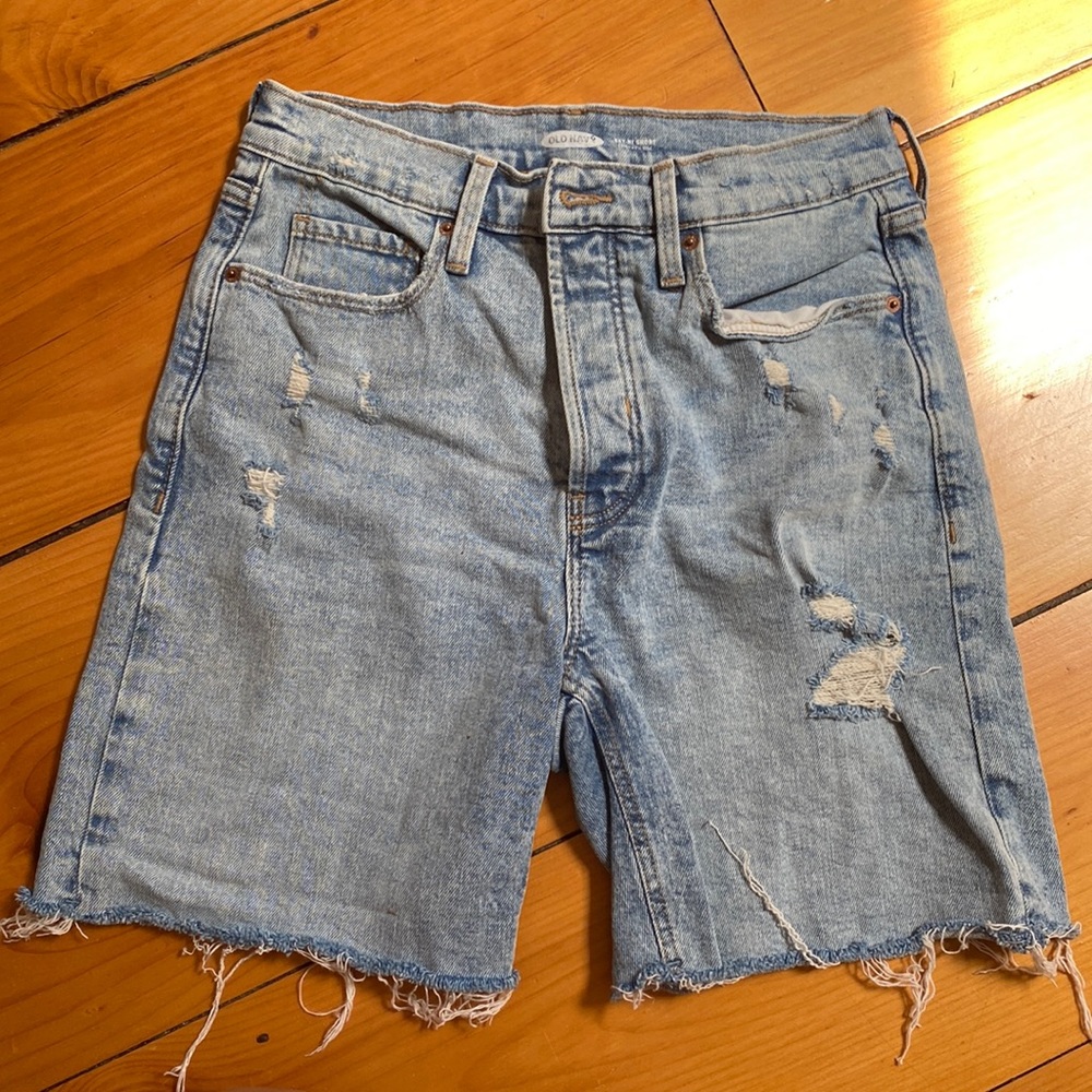 Old navy size 6 jean shorts light wash